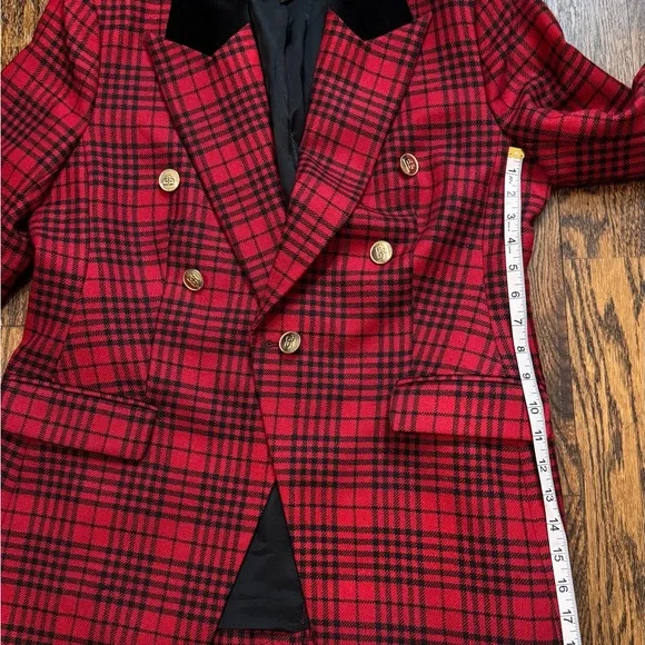 Red & Black Double-Breasted Blazer. Velvet Collar. Gold buttons. Vintage Chic. - Picture 8 of 10